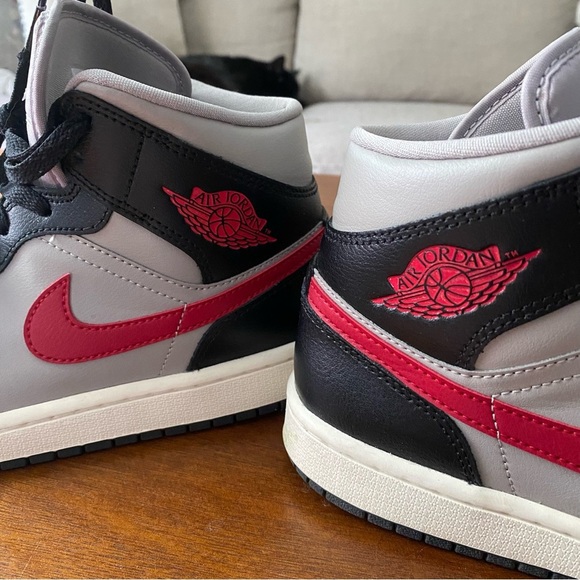 Nike Air Jordan High Top Women’s Sneakers Black Burgundy Grey 9 Kicks - Picture 8 of 10